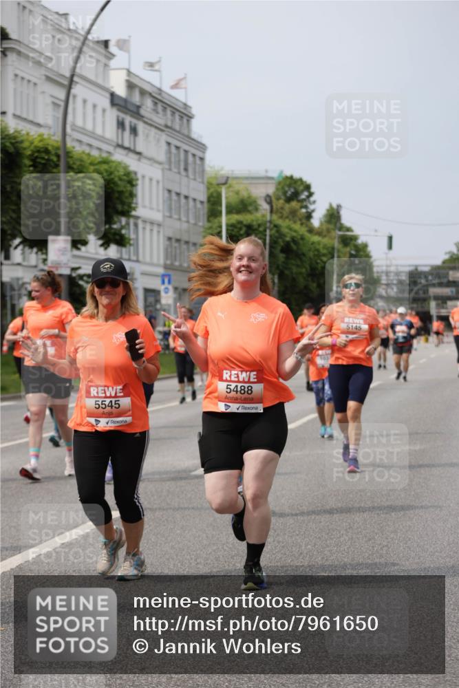 15.06.2025 - REWE Women's Run Jannik Wohlers http://msf.ph/oto/7961650 15.06.2025 09:46:19 Laufen 5545, 5488, 100, 5145 meine-sportfotos.de