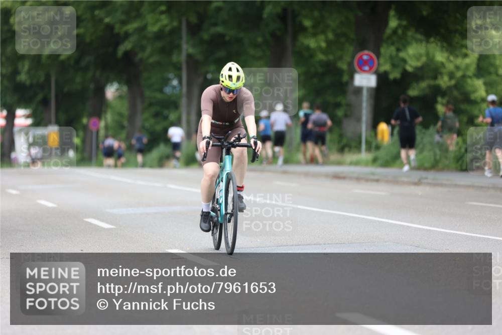 15.06.2025 - 7 Türme Triathlon Yannick Fuchs http://msf.ph/oto/7961653 15.06.2025 13:50:37 Radfahren 195, 326, 1096 meine-sportfotos.de