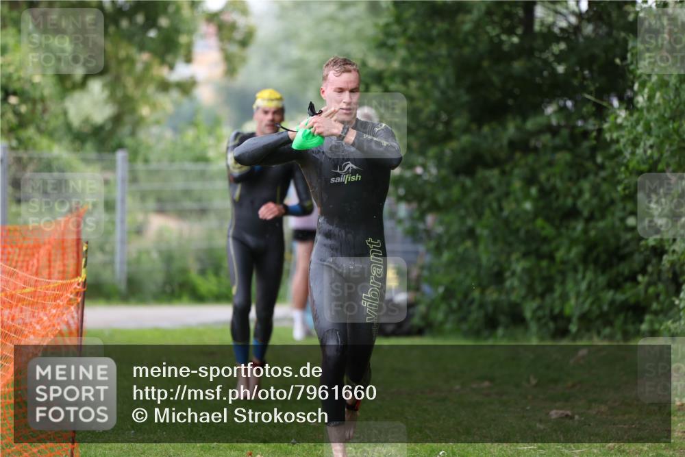 15.06.2025 - 7 Türme Triathlon Michael Strokosch http://msf.ph/oto/7961660 15.06.2025 12:13:47 Schwimmen 395, 543, 566, 599, 633 meine-sportfotos.de