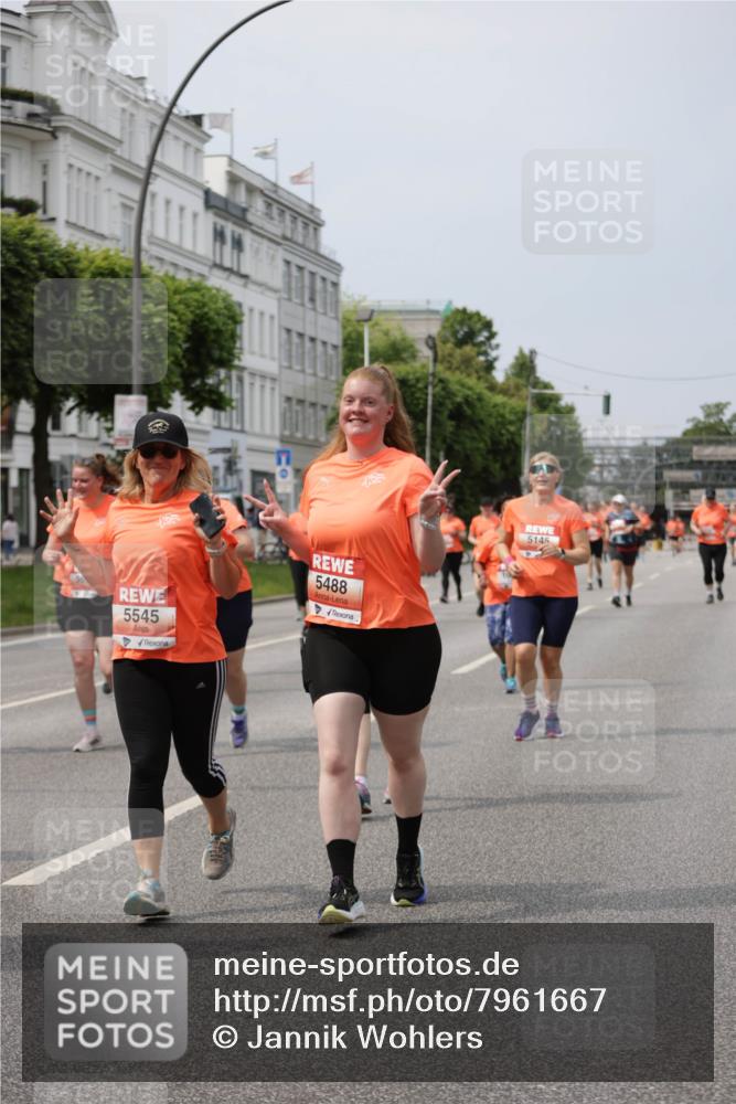 15.06.2025 - REWE Women's Run Jannik Wohlers http://msf.ph/oto/7961667 15.06.2025 09:46:19 Laufen 5545, 5488, 5145 meine-sportfotos.de