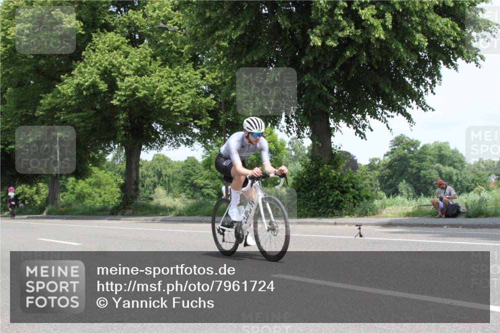 15.06.2025 - 7 Türme Triathlon Yannick Fuchs http://msf.ph/oto/7961724 15.06.2025 12:29:31 Radfahren  meine-sportfotos.de