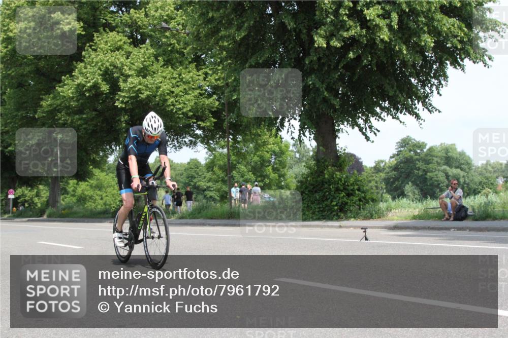 15.06.2025 - 7 Türme Triathlon Yannick Fuchs http://msf.ph/oto/7961792 15.06.2025 12:30:35 Radfahren  meine-sportfotos.de