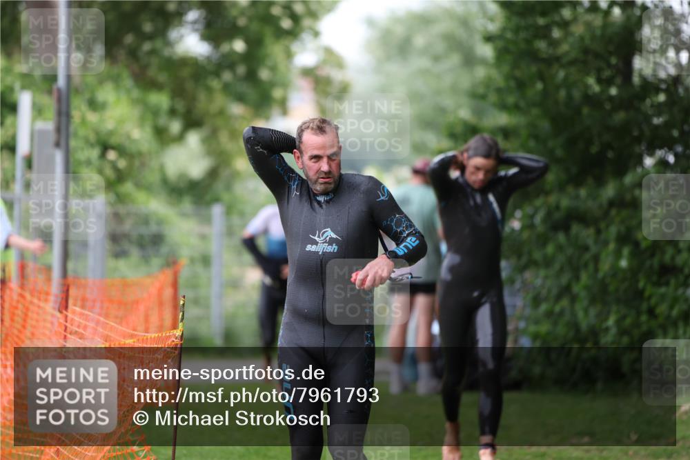 15.06.2025 - 7 Türme Triathlon Michael Strokosch http://msf.ph/oto/7961793 15.06.2025 12:13:55 Schwimmen 395, 497, 501, 543, 566, 599, 633 meine-sportfotos.de