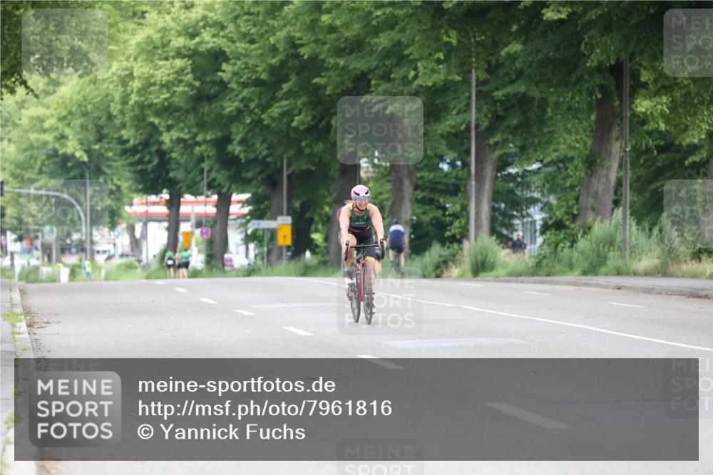 15.06.2025 - 7 Türme Triathlon Yannick Fuchs http://msf.ph/oto/7961816 15.06.2025 10:06:57 Radfahren  meine-sportfotos.de