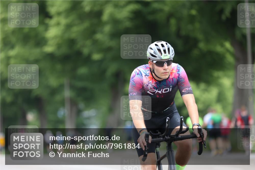 15.06.2025 - 7 Türme Triathlon Yannick Fuchs http://msf.ph/oto/7961834 15.06.2025 13:50:47 Radfahren 389, 911, 954, 1096 meine-sportfotos.de