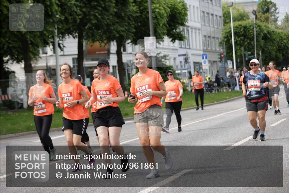 15.06.2025 - REWE Women's Run Jannik Wohlers http://msf.ph/oto/7961861 15.06.2025 09:46:28 Laufen 5141, 5512, 54, 52, 5664, 0000, 80, 5384 meine-sportfotos.de