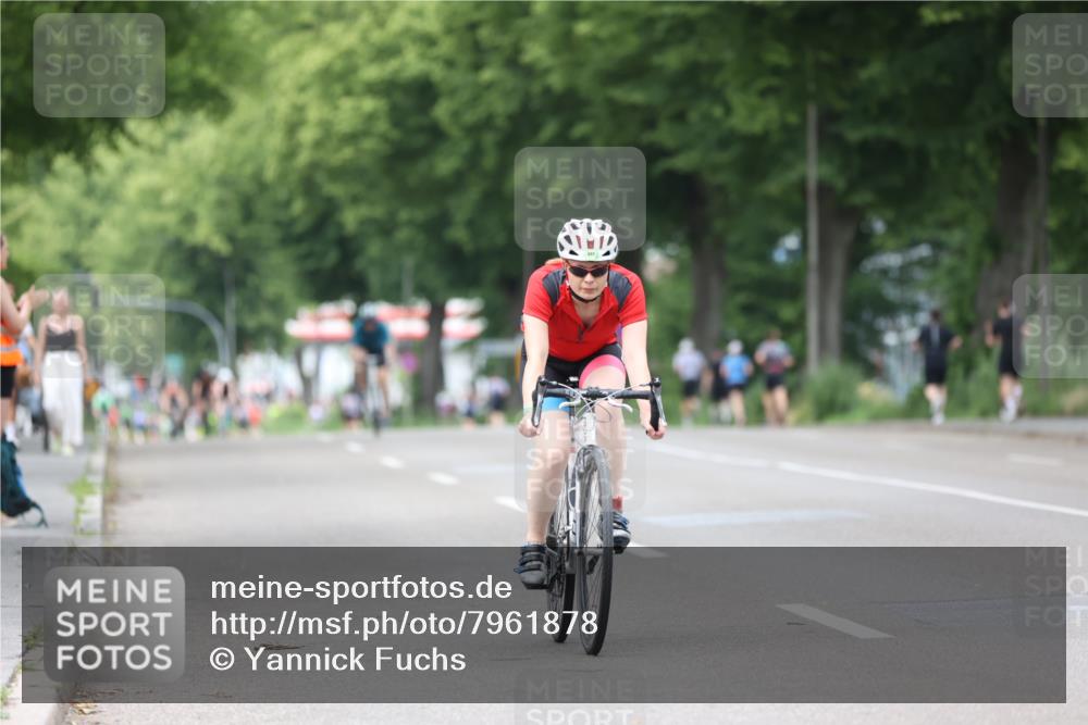15.06.2025 - 7 Türme Triathlon Yannick Fuchs http://msf.ph/oto/7961878 15.06.2025 13:50:49 Radfahren 256, 389, 911, 954 meine-sportfotos.de