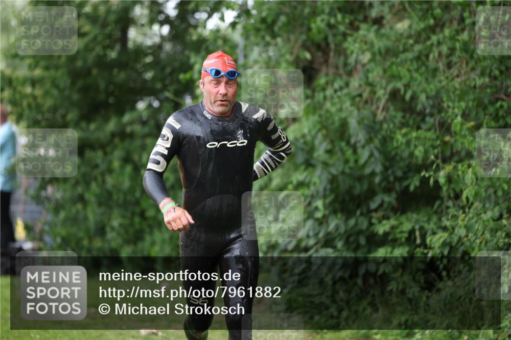 15.06.2025 - 7 Türme Triathlon Michael Strokosch http://msf.ph/oto/7961882 15.06.2025 12:14:05 Schwimmen 370, 395, 439, 442, 466, 497, 501, 543, 599 meine-sportfotos.de