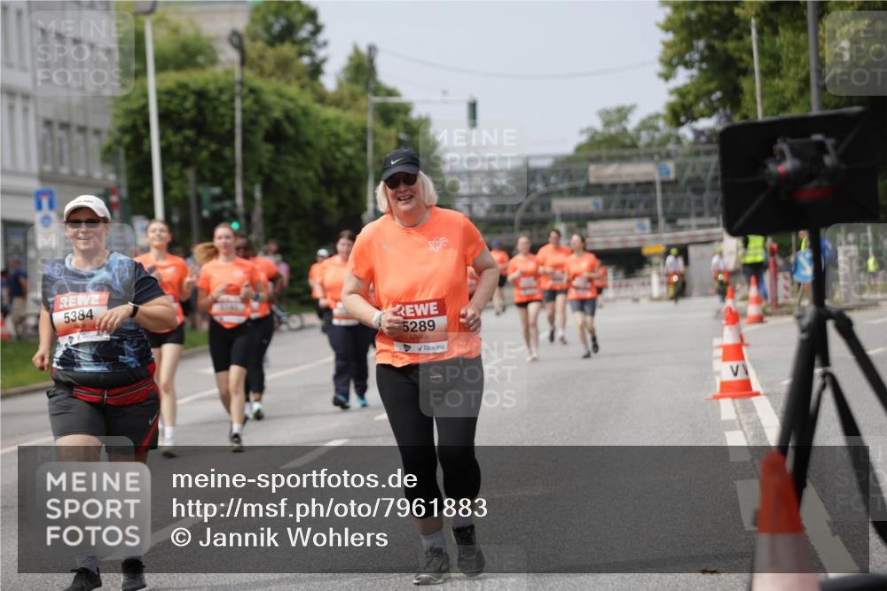 15.06.2025 - REWE Women's Run Jannik Wohlers http://msf.ph/oto/7961883 15.06.2025 09:46:30 Laufen 5384, 5289 meine-sportfotos.de