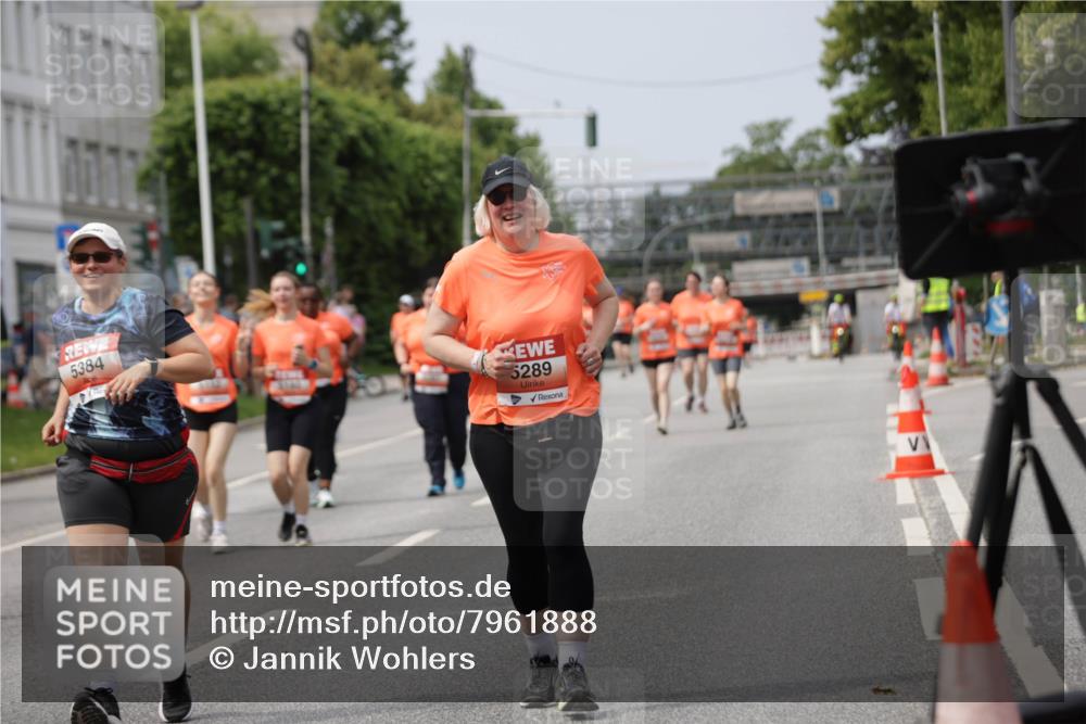 15.06.2025 - REWE Women's Run Jannik Wohlers http://msf.ph/oto/7961888 15.06.2025 09:46:30 Laufen 5384, 5289 meine-sportfotos.de