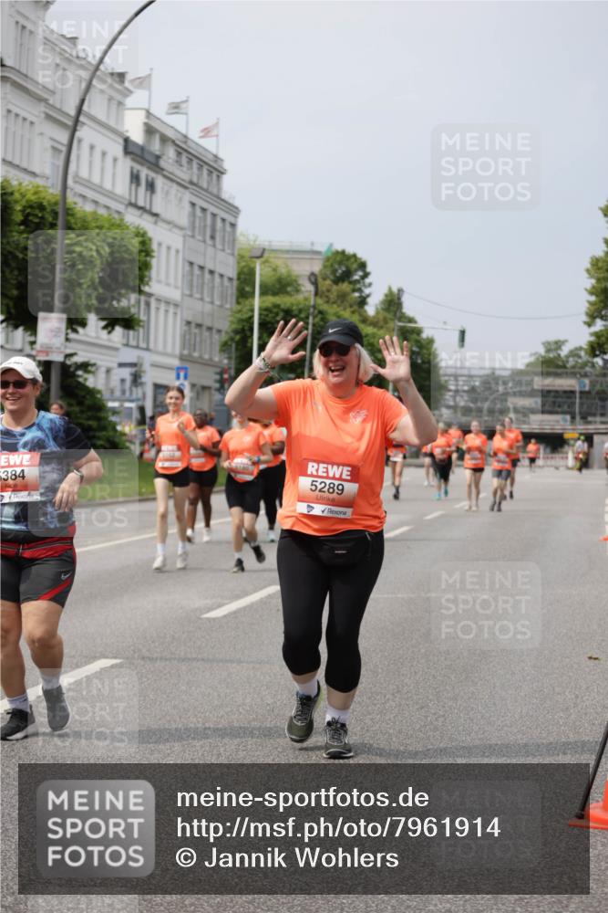 15.06.2025 - REWE Women's Run Jannik Wohlers http://msf.ph/oto/7961914 15.06.2025 09:46:31 Laufen 384, 5289 meine-sportfotos.de