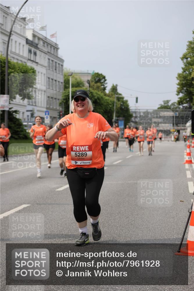 15.06.2025 - REWE Women's Run Jannik Wohlers http://msf.ph/oto/7961928 15.06.2025 09:46:32 Laufen 5289 meine-sportfotos.de
