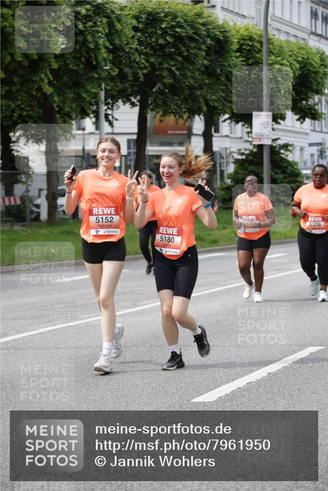 15.06.2025 - REWE Women's Run Jannik Wohlers http://msf.ph/oto/7961950 15.06.2025 09:46:36 Laufen 111, 5152, 5180, 54, 5338 meine-sportfotos.de