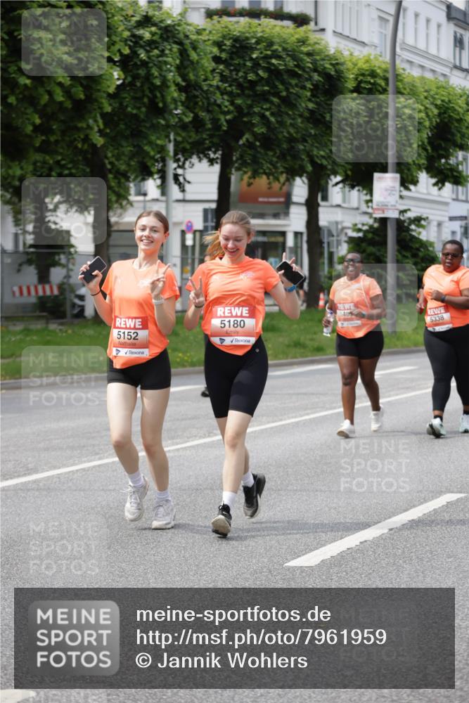 15.06.2025 - REWE Women's Run Jannik Wohlers http://msf.ph/oto/7961959 15.06.2025 09:46:36 Laufen 5152, 5180, 546, 5338 meine-sportfotos.de
