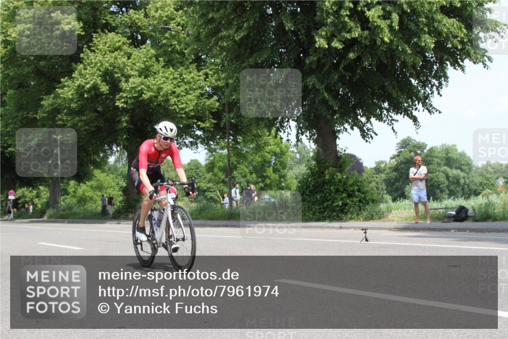 15.06.2025 - 7 Türme Triathlon Yannick Fuchs http://msf.ph/oto/7961974 15.06.2025 12:34:25 Radfahren  meine-sportfotos.de