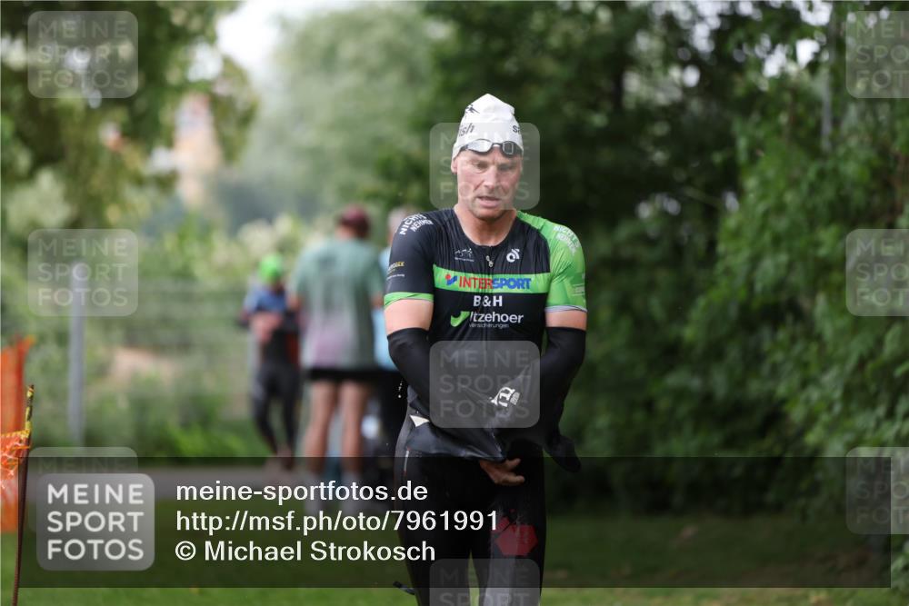 15.06.2025 - 7 Türme Triathlon Michael Strokosch http://msf.ph/oto/7961991 15.06.2025 12:14:07 Schwimmen 370, 395, 439, 442, 466, 497, 501, 543, 599 meine-sportfotos.de