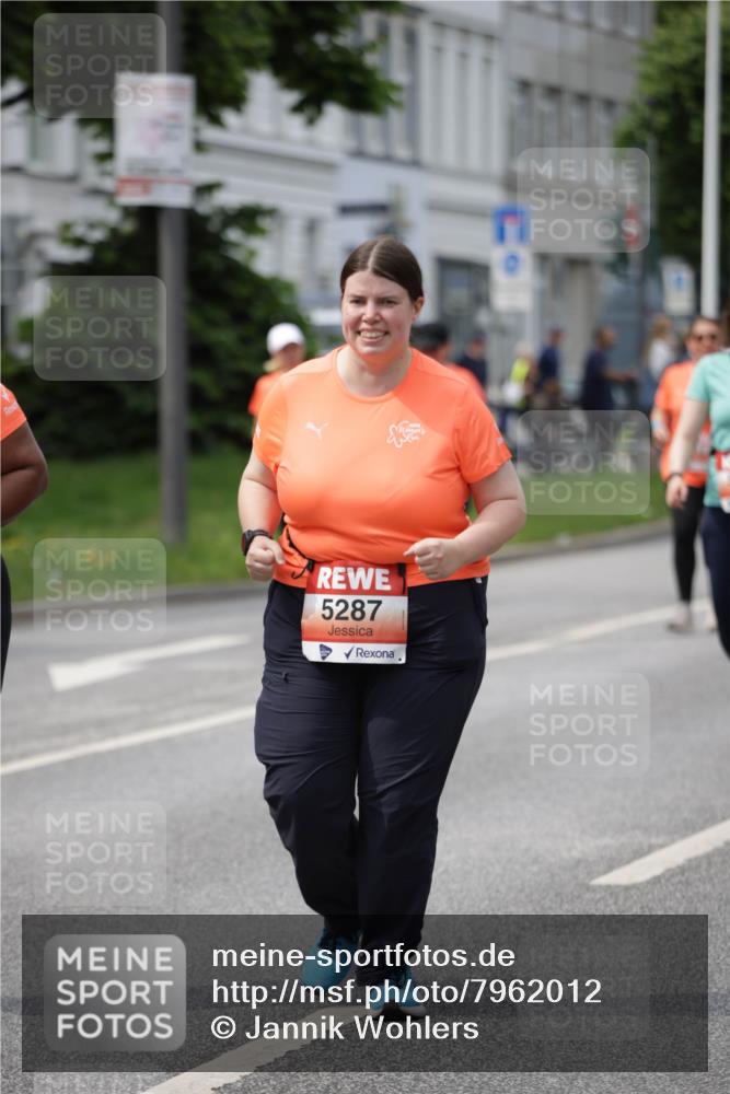 15.06.2025 - REWE Women's Run Jannik Wohlers http://msf.ph/oto/7962012 15.06.2025 09:46:38 Laufen 5287 meine-sportfotos.de