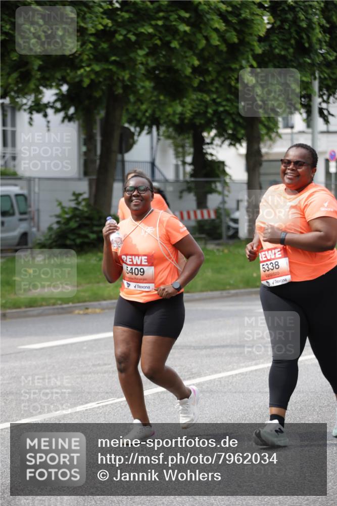 15.06.2025 - REWE Women's Run Jannik Wohlers http://msf.ph/oto/7962034 15.06.2025 09:46:40 Laufen 5409, 5338 meine-sportfotos.de