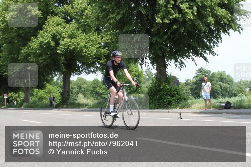 15.06.2025 - 7 Türme Triathlon Yannick Fuchs http://msf.ph/oto/7962041 15.06.2025 12:34:58 Radfahren  meine-sportfotos.de