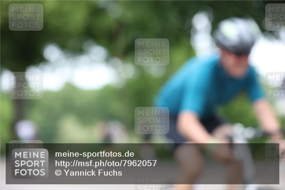 15.06.2025 - 7 Türme Triathlon Yannick Fuchs http://msf.ph/oto/7962057 15.06.2025 13:50:55 Radfahren 256, 645, 867, 954 meine-sportfotos.de