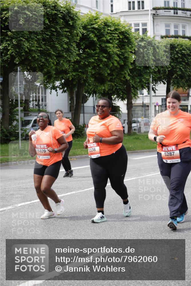 15.06.2025 - REWE Women's Run Jannik Wohlers http://msf.ph/oto/7962060 15.06.2025 09:46:41 Laufen 5409, 5338, 5287 meine-sportfotos.de