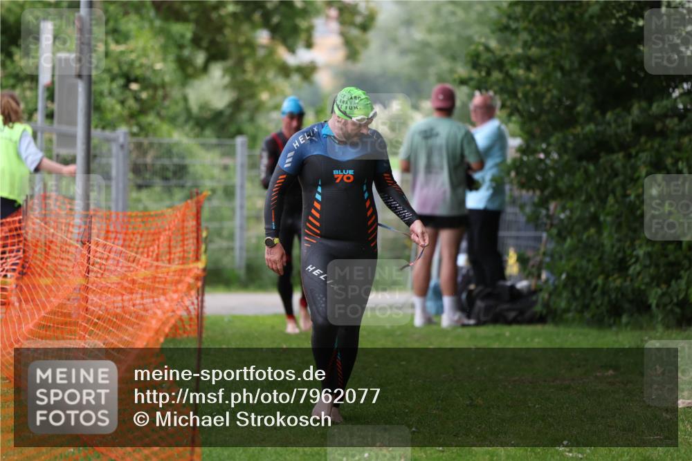 15.06.2025 - 7 Türme Triathlon Michael Strokosch http://msf.ph/oto/7962077 15.06.2025 12:14:15 Schwimmen 370, 439, 442, 466, 497, 498, 501 meine-sportfotos.de