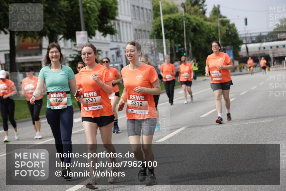 15.06.2025 - REWE Women's Run Jannik Wohlers http://msf.ph/oto/7962100 15.06.2025 09:46:44 Laufen 5463, 5331, 5312, 5172 meine-sportfotos.de