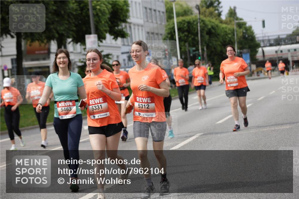 15.06.2025 - REWE Women's Run Jannik Wohlers http://msf.ph/oto/7962104 15.06.2025 09:46:44 Laufen 5463, 5331, 5312, 6172 meine-sportfotos.de