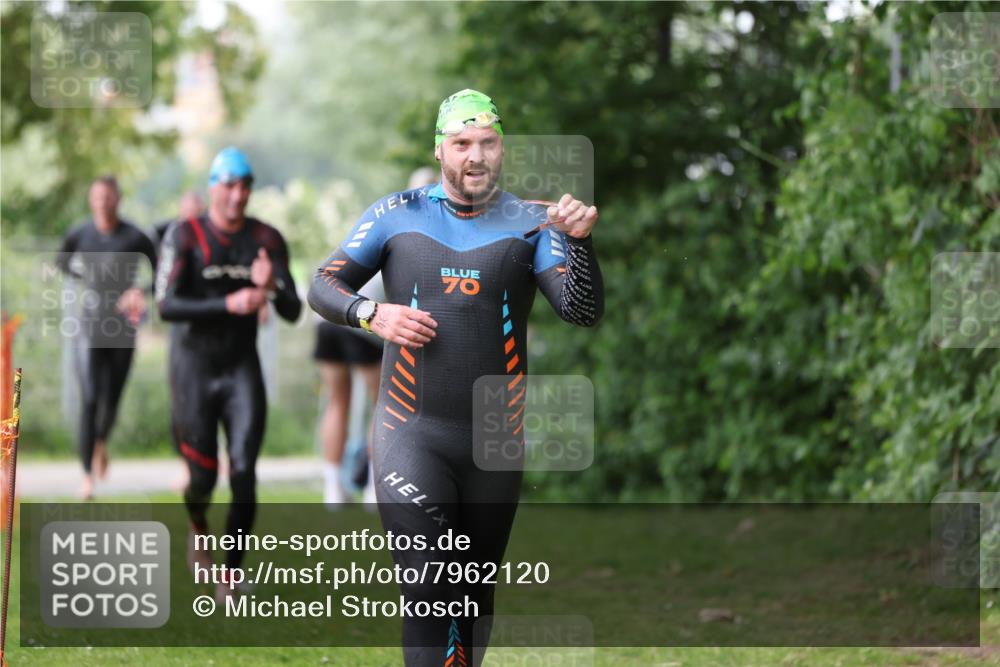 15.06.2025 - 7 Türme Triathlon Michael Strokosch http://msf.ph/oto/7962120 15.06.2025 12:14:17 Schwimmen 370, 439, 442, 466, 496, 497, 498, 501 meine-sportfotos.de