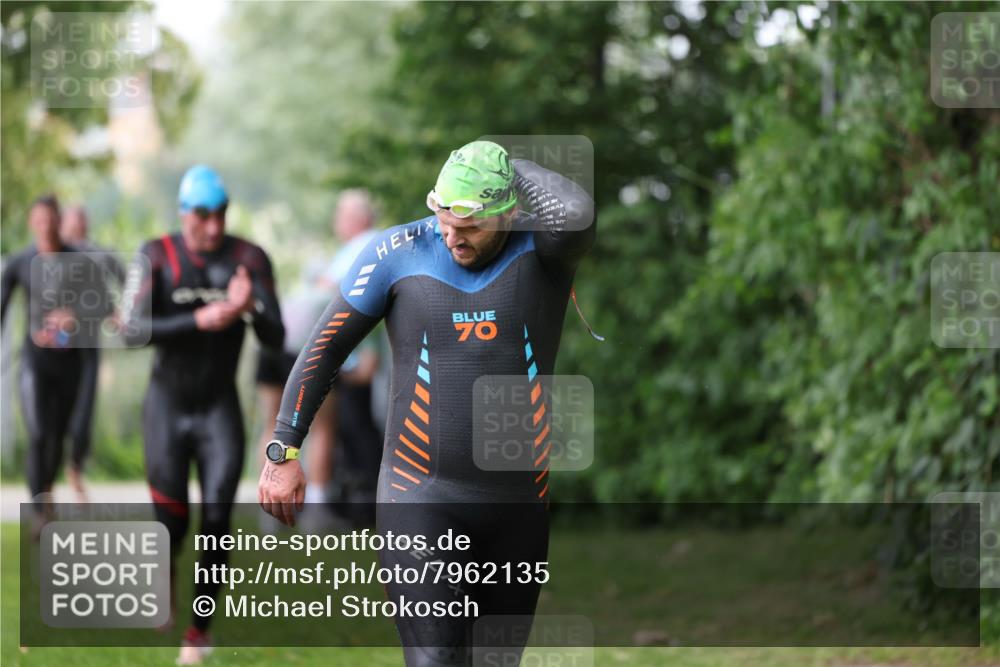 15.06.2025 - 7 Türme Triathlon Michael Strokosch http://msf.ph/oto/7962135 15.06.2025 12:14:18 Schwimmen 370, 439, 442, 466, 496, 497, 498, 501 meine-sportfotos.de