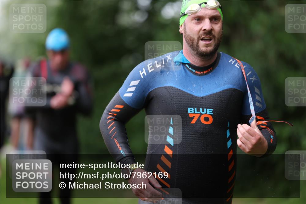 15.06.2025 - 7 Türme Triathlon Michael Strokosch http://msf.ph/oto/7962169 15.06.2025 12:14:20 Schwimmen 370, 439, 442, 466, 496, 498 meine-sportfotos.de