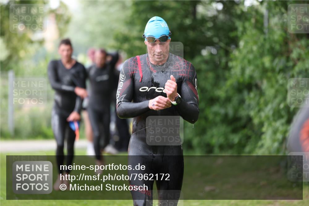 15.06.2025 - 7 Türme Triathlon Michael Strokosch http://msf.ph/oto/7962172 15.06.2025 12:14:20 Schwimmen 370, 439, 442, 466, 496, 498 meine-sportfotos.de
