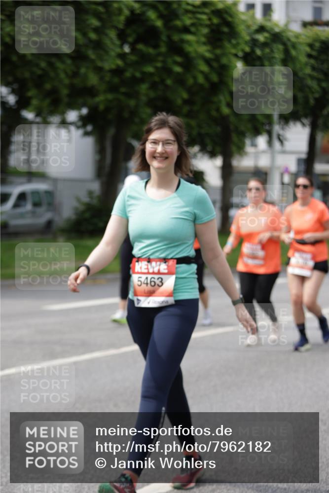 15.06.2025 - REWE Women's Run Jannik Wohlers http://msf.ph/oto/7962182 15.06.2025 09:46:47 Laufen 5463 meine-sportfotos.de
