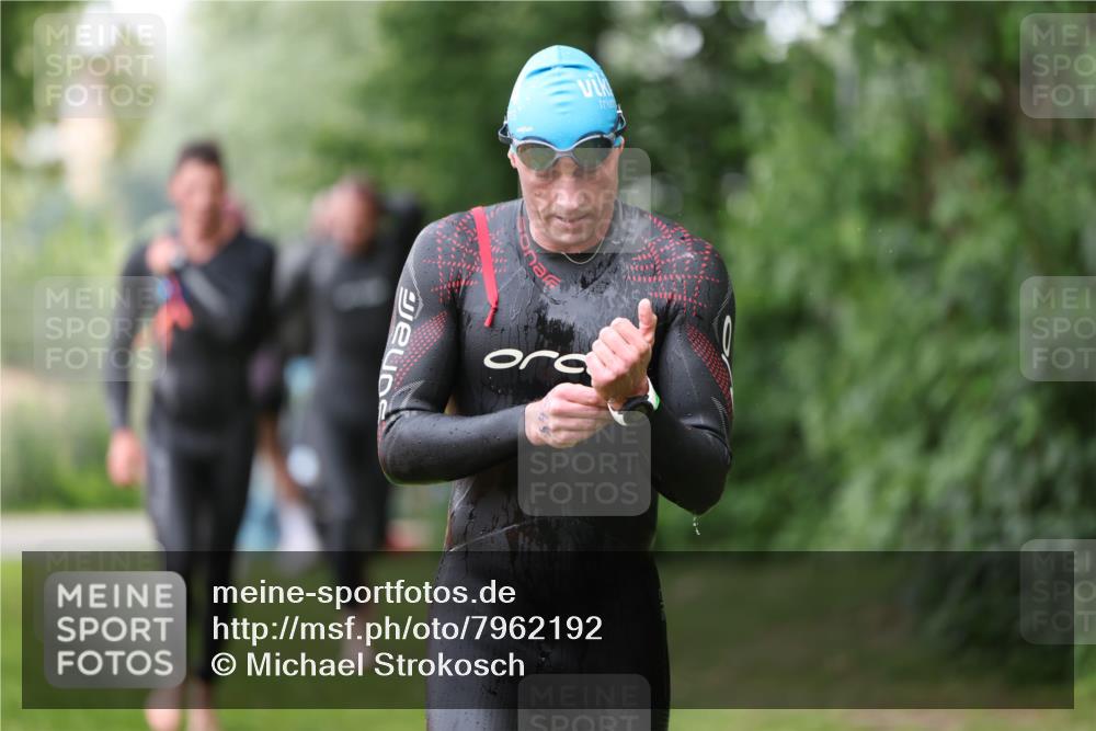 15.06.2025 - 7 Türme Triathlon Michael Strokosch http://msf.ph/oto/7962192 15.06.2025 12:14:21 Schwimmen 370, 439, 442, 466, 496, 498 meine-sportfotos.de