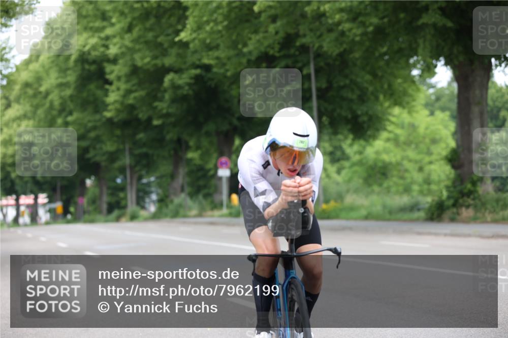 15.06.2025 - 7 Türme Triathlon Yannick Fuchs http://msf.ph/oto/7962199 15.06.2025 10:55:45 Radfahren 218, 282 meine-sportfotos.de