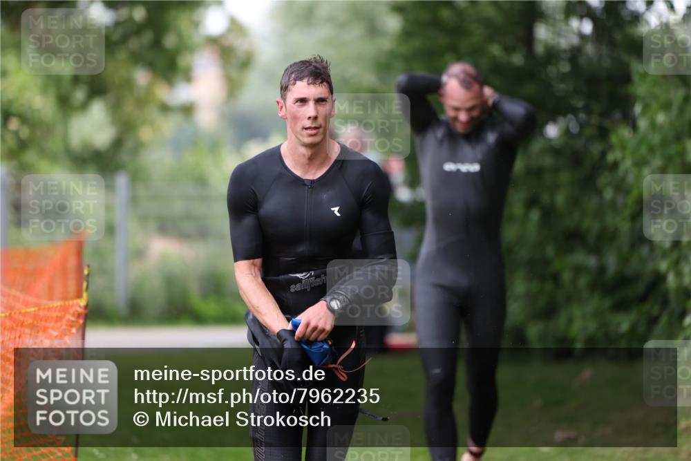 15.06.2025 - 7 Türme Triathlon Michael Strokosch http://msf.ph/oto/7962235 15.06.2025 12:14:23 Schwimmen 370, 439, 442, 466, 496, 498 meine-sportfotos.de