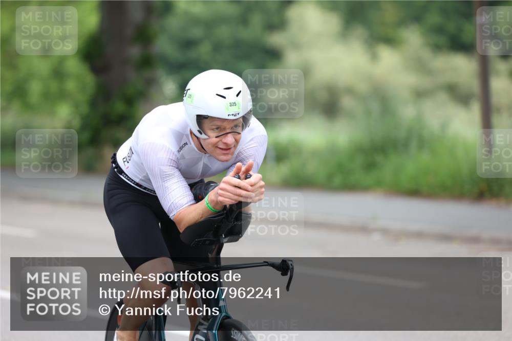 15.06.2025 - 7 Türme Triathlon Yannick Fuchs http://msf.ph/oto/7962241 15.06.2025 11:00:16 Radfahren  meine-sportfotos.de
