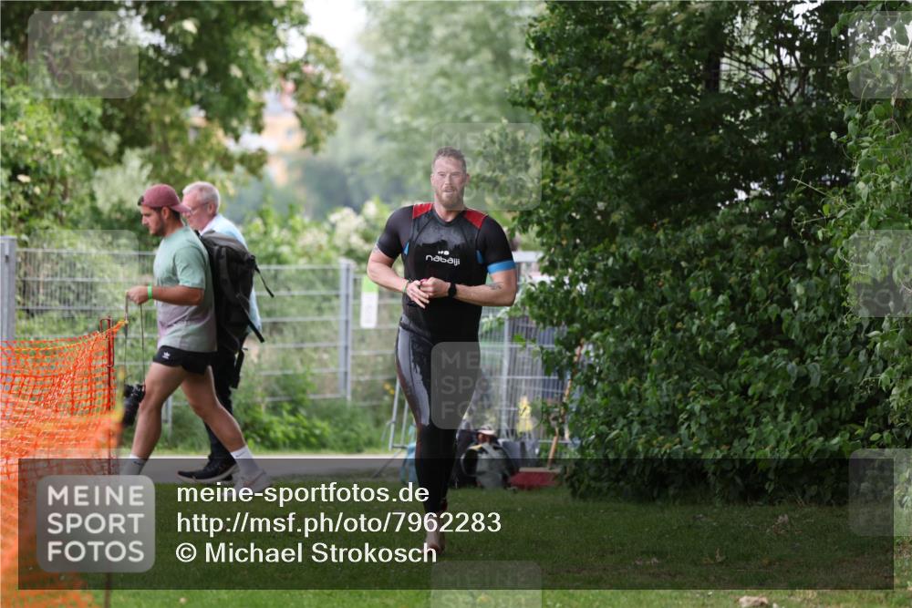 15.06.2025 - 7 Türme Triathlon Michael Strokosch http://msf.ph/oto/7962283 15.06.2025 12:14:27 Schwimmen 370, 439, 442, 466, 496, 498 meine-sportfotos.de