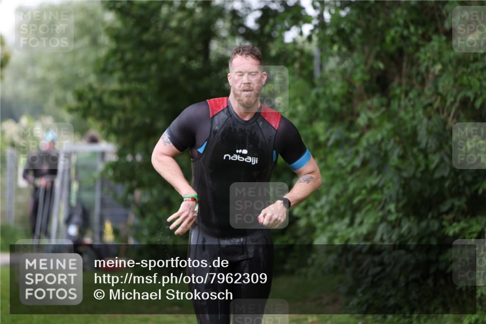 15.06.2025 - 7 Türme Triathlon Michael Strokosch http://msf.ph/oto/7962309 15.06.2025 12:14:30 Schwimmen 370, 439, 442, 466, 496, 498 meine-sportfotos.de