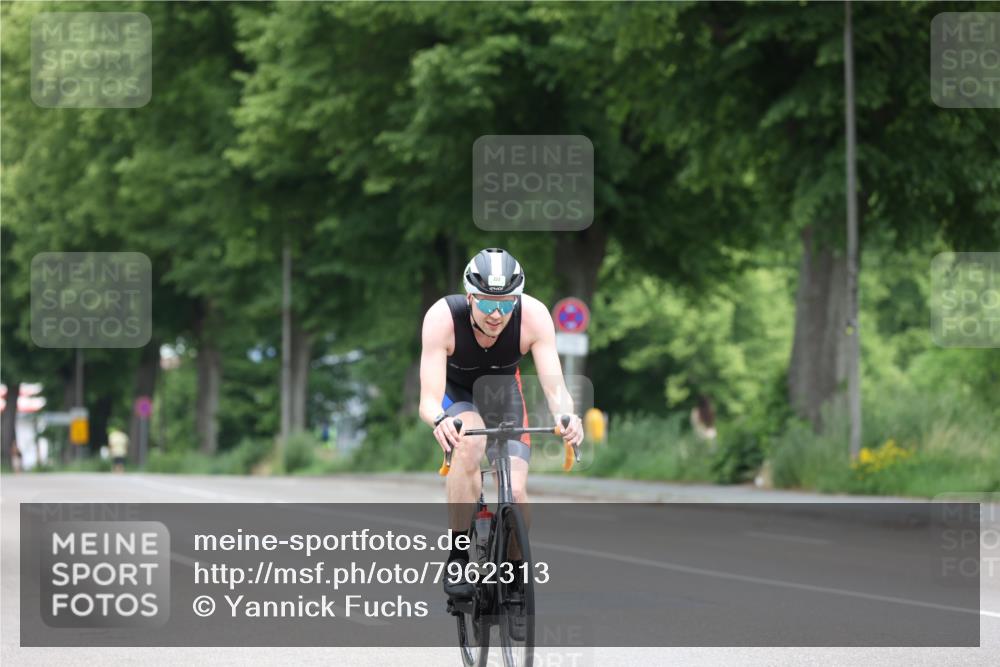 15.06.2025 - 7 Türme Triathlon Yannick Fuchs http://msf.ph/oto/7962313 15.06.2025 11:02:05 Radfahren 222, 297 meine-sportfotos.de