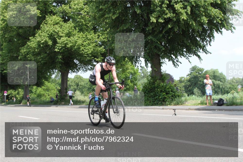 15.06.2025 - 7 Türme Triathlon Yannick Fuchs http://msf.ph/oto/7962324 15.06.2025 12:39:43 Radfahren  meine-sportfotos.de