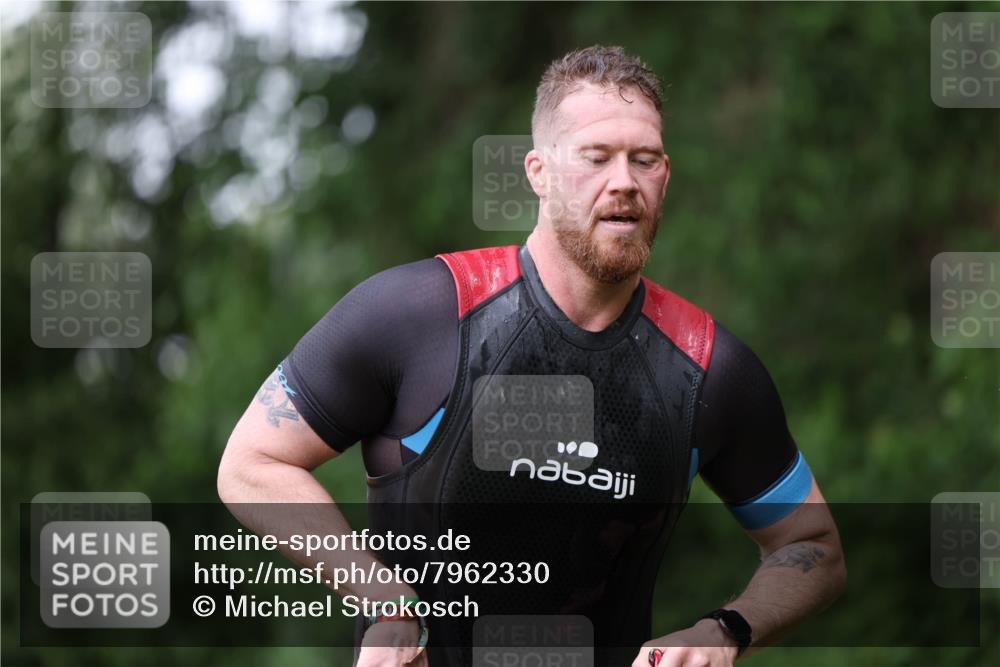 15.06.2025 - 7 Türme Triathlon Michael Strokosch http://msf.ph/oto/7962330 15.06.2025 12:14:31 Schwimmen 370, 439, 442, 466, 496, 498 meine-sportfotos.de