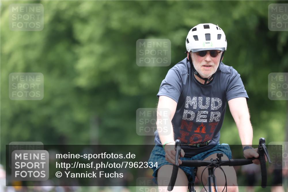 15.06.2025 - 7 Türme Triathlon Yannick Fuchs http://msf.ph/oto/7962334 15.06.2025 13:51:43 Radfahren 718, 893, 1008, 1021 meine-sportfotos.de