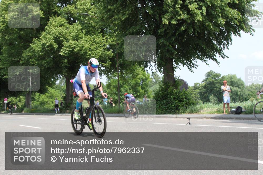 15.06.2025 - 7 Türme Triathlon Yannick Fuchs http://msf.ph/oto/7962337 15.06.2025 12:39:44 Radfahren  meine-sportfotos.de