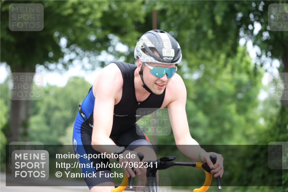 15.06.2025 - 7 Türme Triathlon Yannick Fuchs http://msf.ph/oto/7962341 15.06.2025 11:02:06 Radfahren 222, 297 meine-sportfotos.de