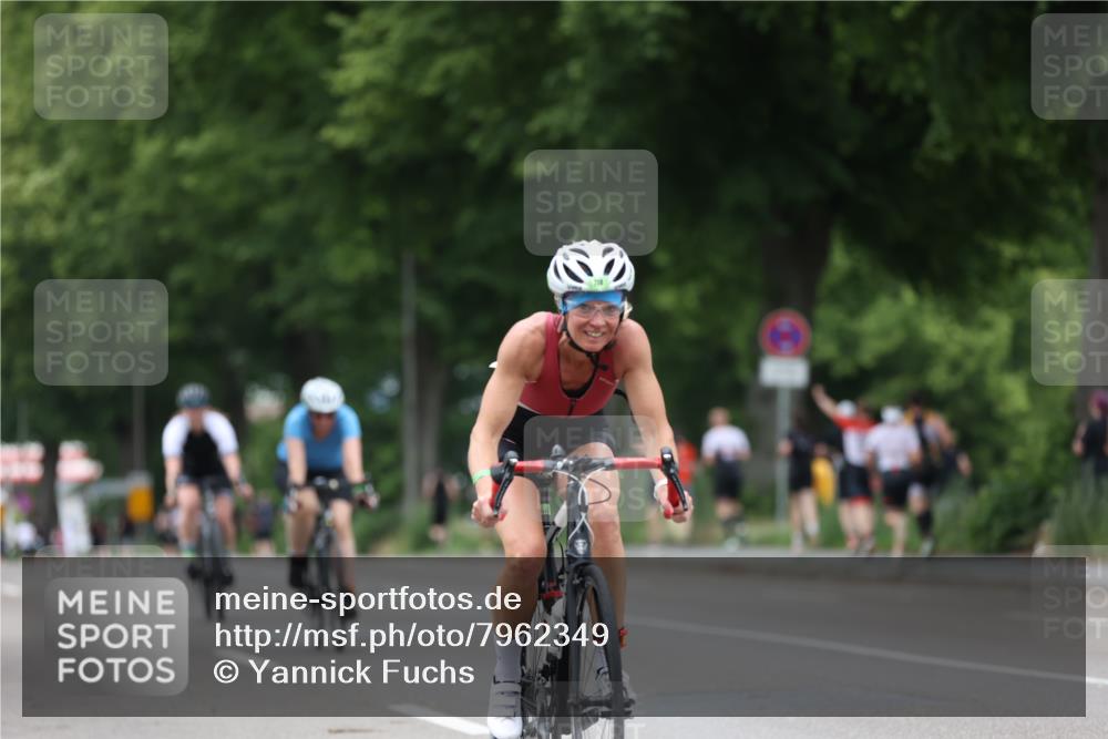 15.06.2025 - 7 Türme Triathlon Yannick Fuchs http://msf.ph/oto/7962349 15.06.2025 13:51:47 Radfahren 718, 893, 1021 meine-sportfotos.de