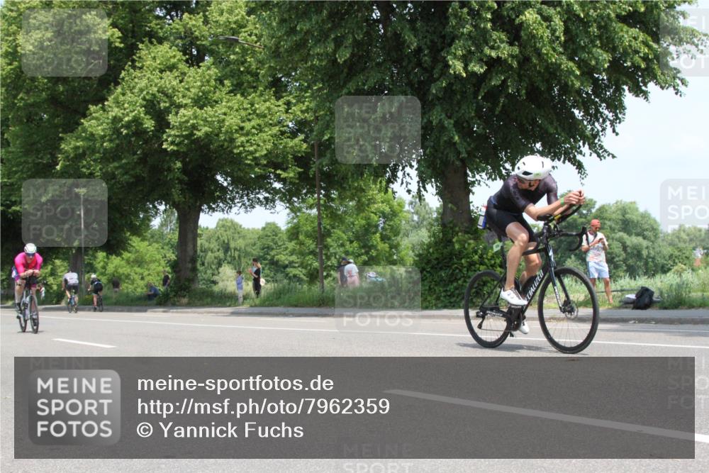 15.06.2025 - 7 Türme Triathlon Yannick Fuchs http://msf.ph/oto/7962359 15.06.2025 12:40:44 Radfahren  meine-sportfotos.de