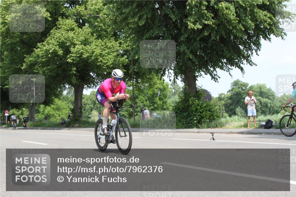 15.06.2025 - 7 Türme Triathlon Yannick Fuchs http://msf.ph/oto/7962376 15.06.2025 12:40:45 Radfahren  meine-sportfotos.de