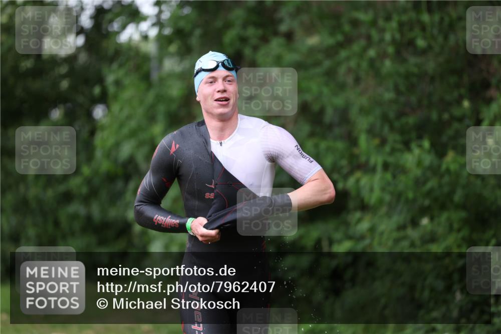 15.06.2025 - 7 Türme Triathlon Michael Strokosch http://msf.ph/oto/7962407 15.06.2025 12:14:37 Schwimmen 448, 477, 496, 498, 655 meine-sportfotos.de