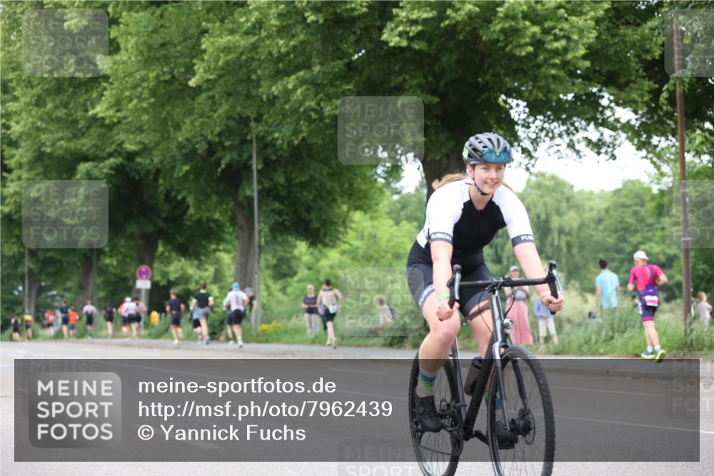 15.06.2025 - 7 Türme Triathlon Yannick Fuchs http://msf.ph/oto/7962439 15.06.2025 13:51:50 Radfahren 718, 823, 893, 1021 meine-sportfotos.de
